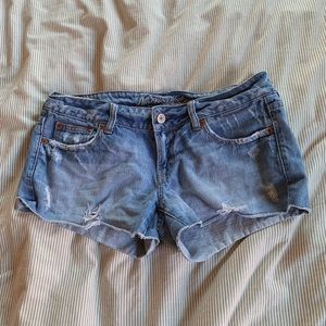 Low-cut American Eagle Jean Shorts
